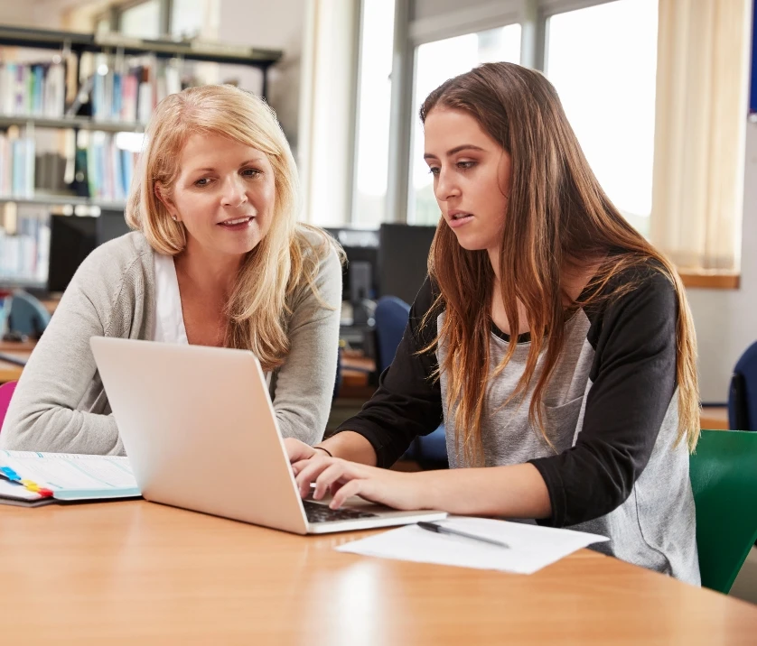 Student receiving online academic support